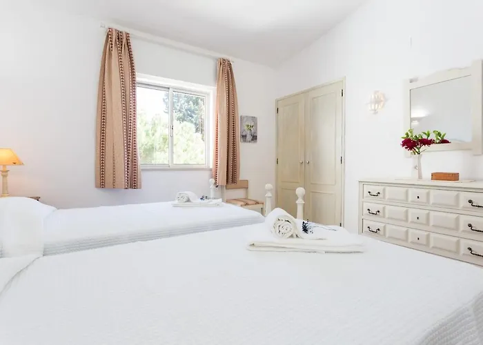 Algarve House With Seaview And Pool Vakantiehuis Porches (Algarve)