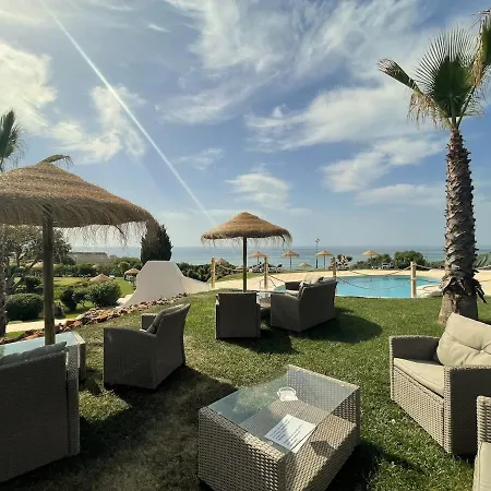 Algarve House With Seaview And Pool بيت للعطل