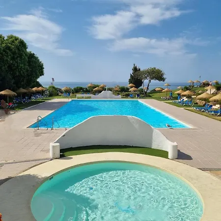 Algarve House With Seaview And Pool