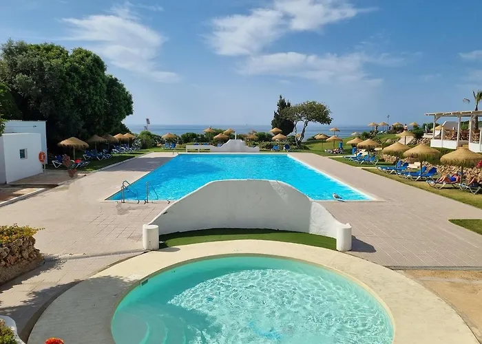 Algarve House With Seaview And Pool