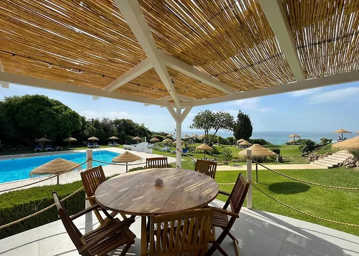 Algarve House With Seaview And Pool *